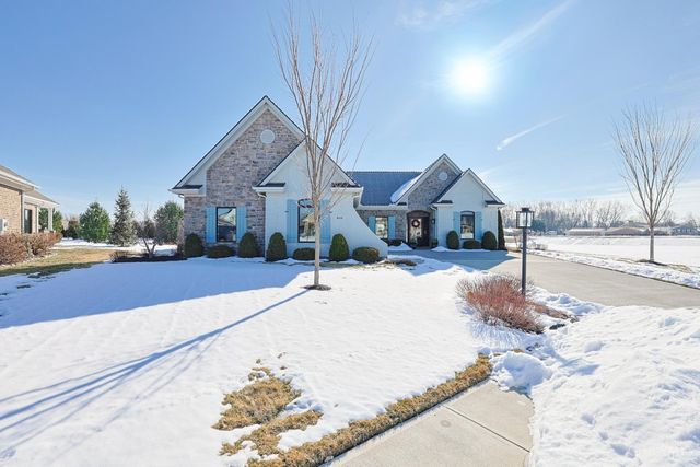 802 Pebble Place, Tipp City, OH 45371