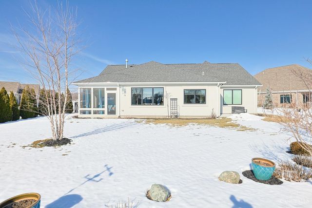 802 Pebble Place, Tipp City, OH 45371