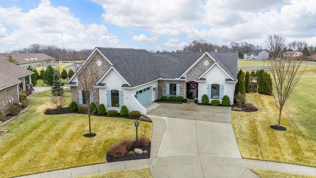 802 Pebble Place, Tipp City, OH 45371