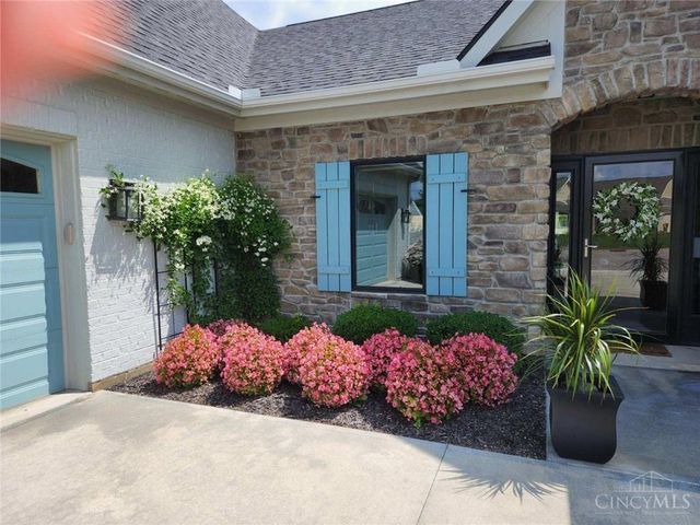 802 Pebble Place, Tipp City, OH 45371