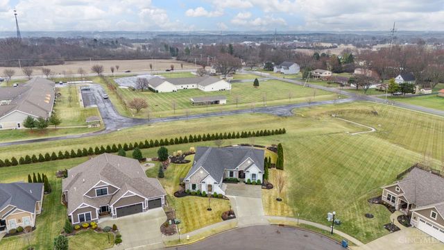 802 Pebble Place, Tipp City, OH 45371