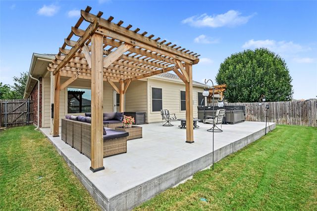 8208 Sleeping Doe Drive, Fort Worth, TX 76179