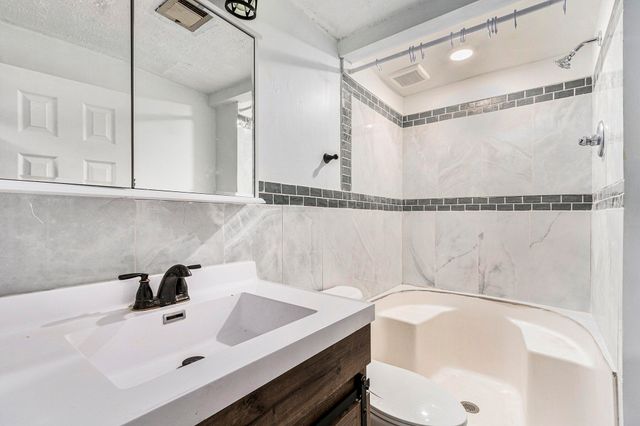 6542 O'hare Avenue, Portage, IN 46368