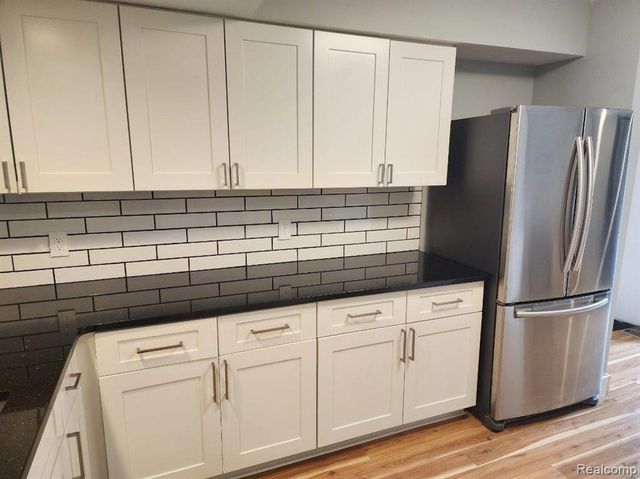5736 Woodland View, Clarkston, MI 48346