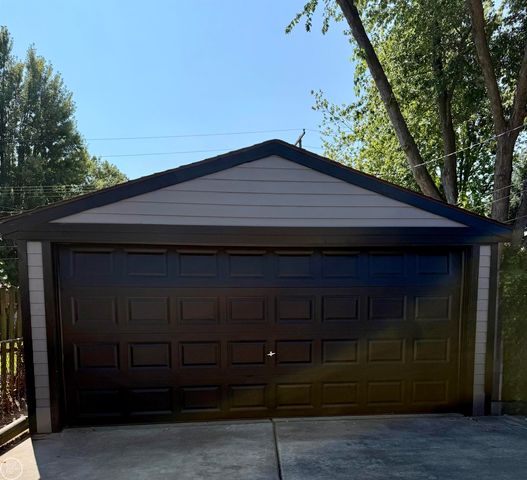 22500 Raymond Street, St Clair Shores, MI 48082