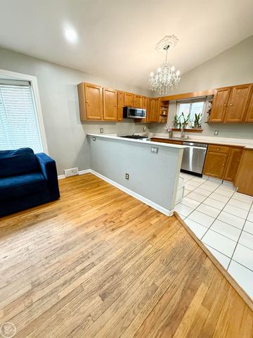 22500 Raymond Street, St Clair Shores, MI 48082