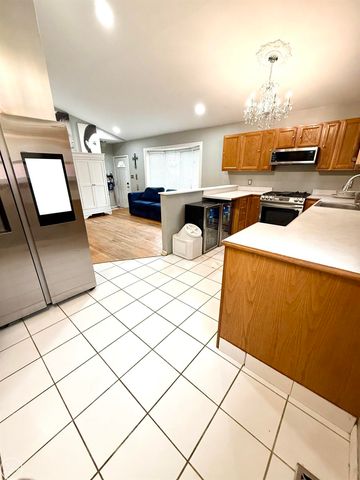 22500 Raymond Street, St Clair Shores, MI 48082