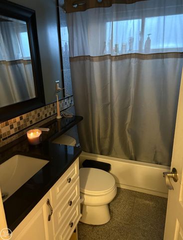 22500 Raymond Street, St Clair Shores, MI 48082