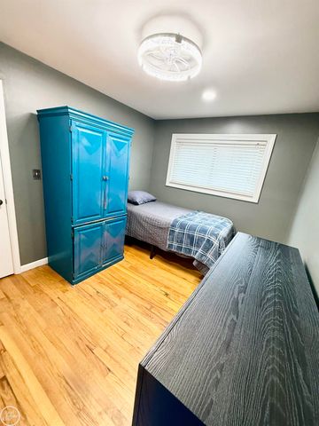 22500 Raymond Street, St Clair Shores, MI 48082