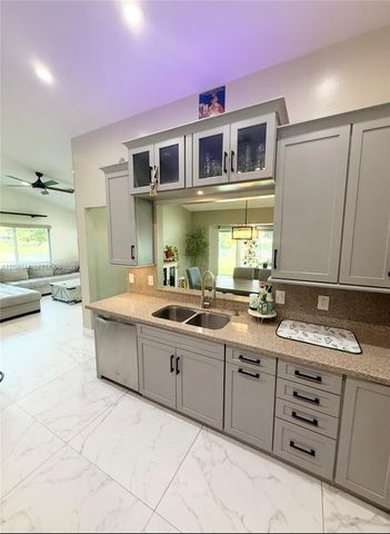 15500 Carriage Ct, Davie, FL 33331