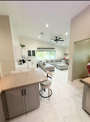 15500 Carriage Ct, Davie, FL 33331