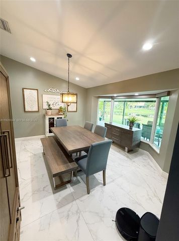 15500 Carriage Ct, Davie, FL 33331