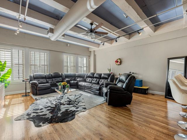 1120 Texas Street 4B, Houston, TX 77002