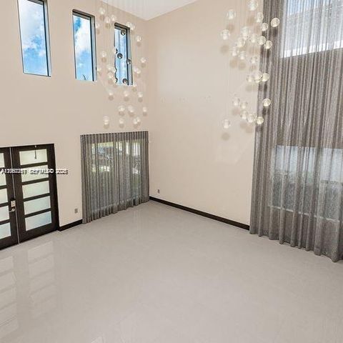 8981 NW 154th Ter 8981, Miami Lakes, FL 33018