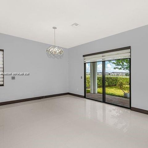 8981 NW 154th Ter 8981, Miami Lakes, FL 33018