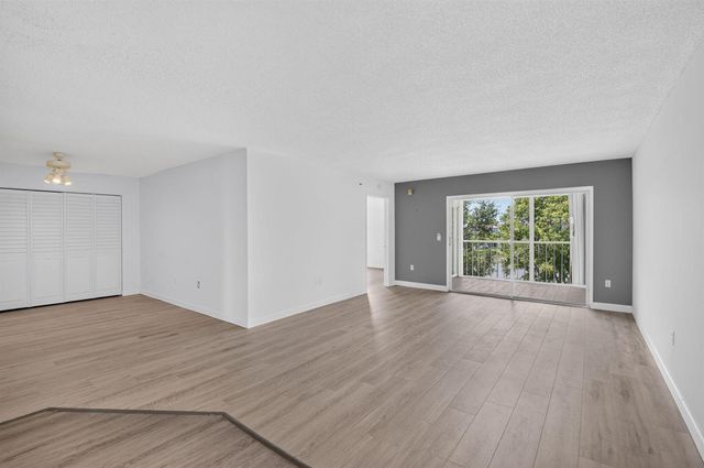 6080 Huntwick Terrace 405, Delray Beach, FL 33484