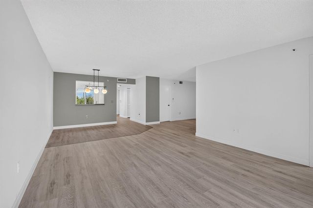 6080 Huntwick Terrace 405, Delray Beach, FL 33484