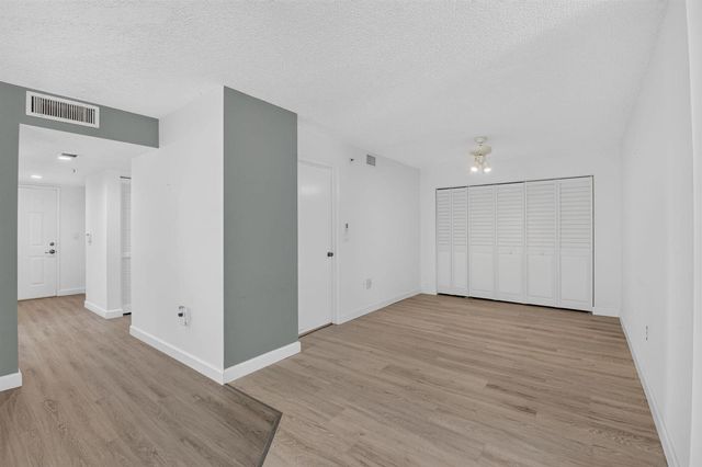 6080 Huntwick Terrace 405, Delray Beach, FL 33484