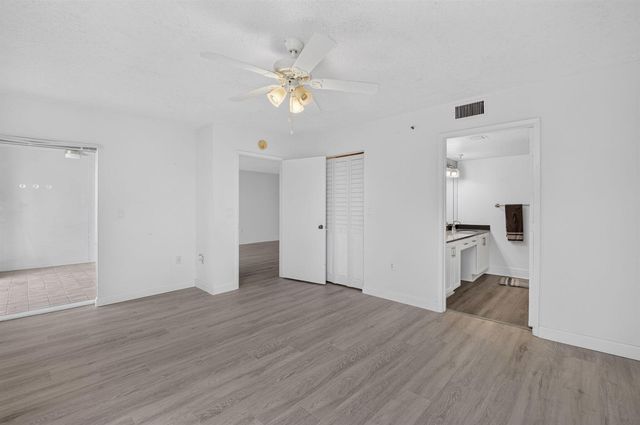 6080 Huntwick Terrace 405, Delray Beach, FL 33484