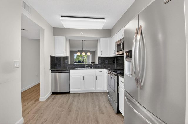 6080 Huntwick Terrace 405, Delray Beach, FL 33484