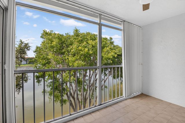 6080 Huntwick Terrace 405, Delray Beach, FL 33484