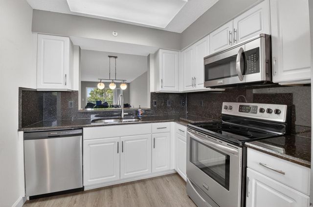6080 Huntwick Terrace 405, Delray Beach, FL 33484