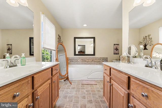12 DOVE CT, Dillsburg, PA 17019
