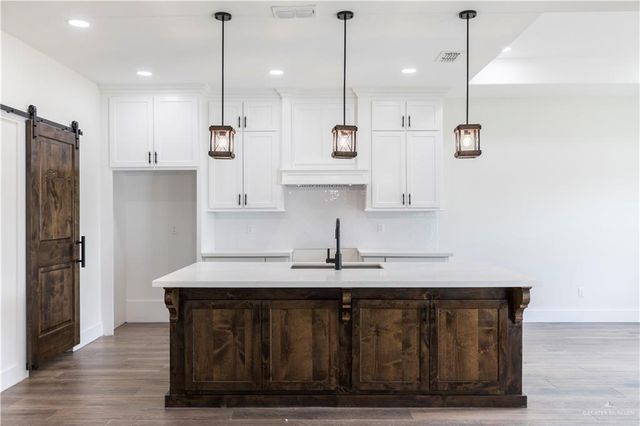 517 Tower Oak Drive, Alamo, TX 78516