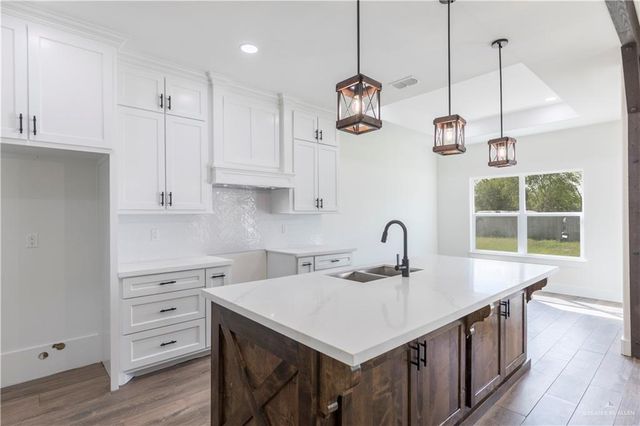 517 Tower Oak Drive, Alamo, TX 78516