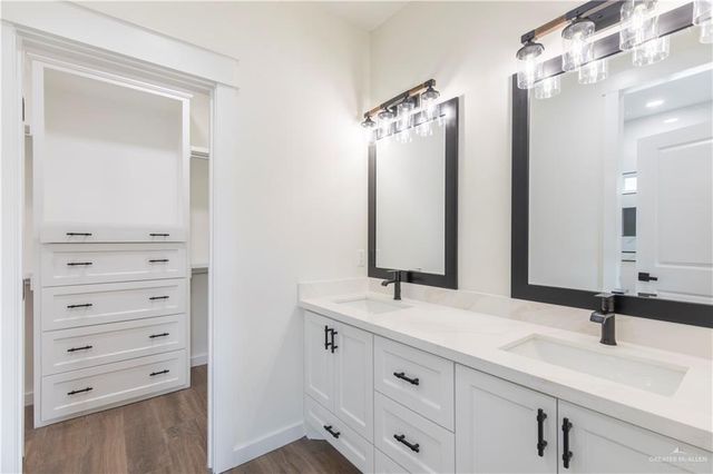 517 Tower Oak Drive, Alamo, TX 78516