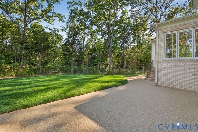 15248 Johns Trace Cir, Montpelier, VA 23192