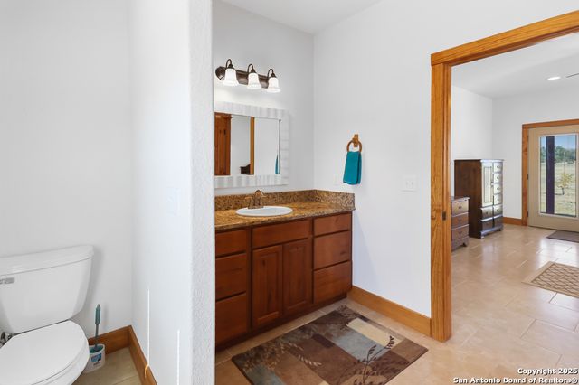 867 River Tree, Leakey, TX 78873