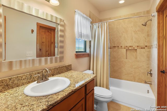 867 River Tree, Leakey, TX 78873