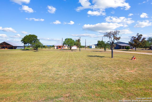 867 River Tree, Leakey, TX 78873