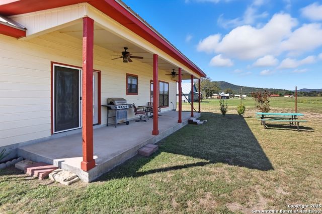 867 River Tree, Leakey, TX 78873
