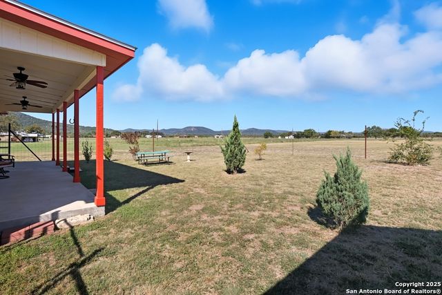 867 River Tree, Leakey, TX 78873