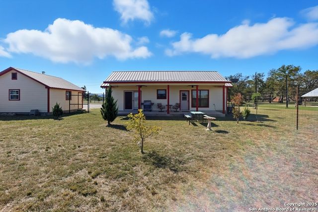 867 River Tree, Leakey, TX 78873