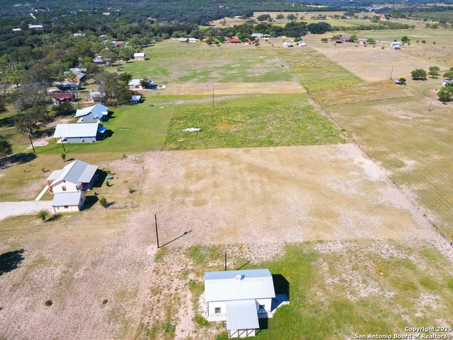 867 River Tree, Leakey, TX 78873