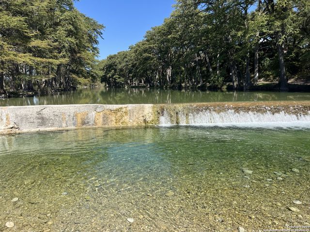 867 River Tree, Leakey, TX 78873