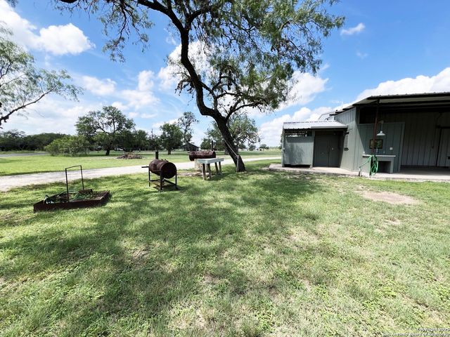 867 River Tree, Leakey, TX 78873