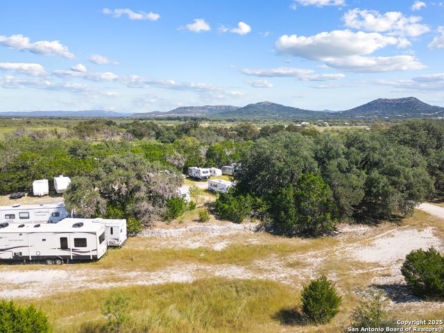 867 River Tree, Leakey, TX 78873