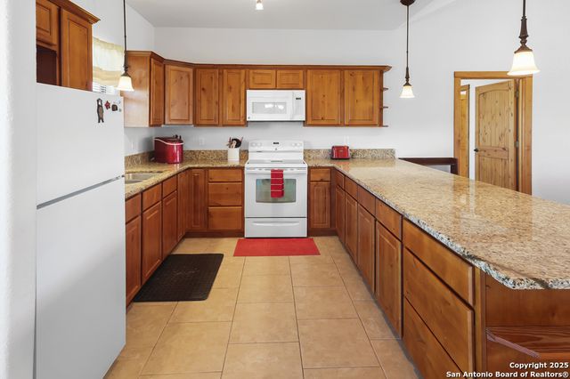 867 River Tree, Leakey, TX 78873