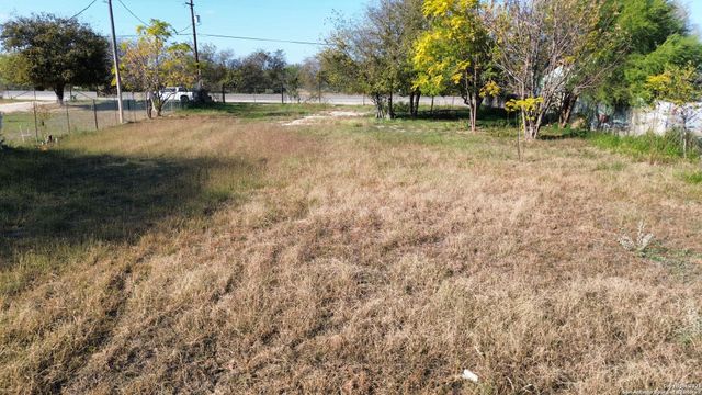 3948 state highway 132, Lytle, TX 78052