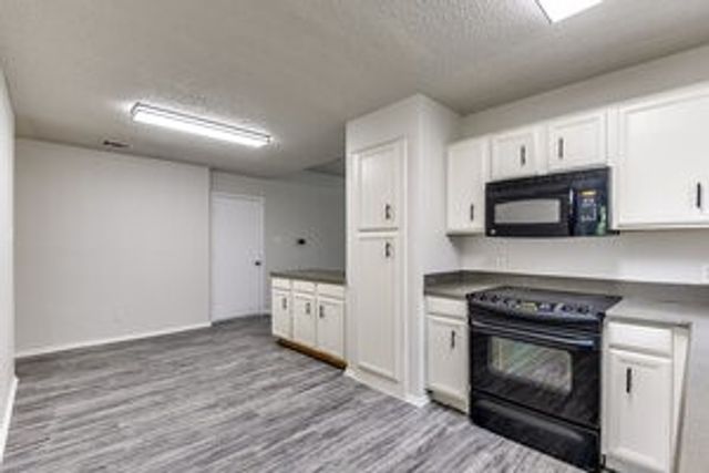625 Hollyberry Drive, Mansfield, TX 76063