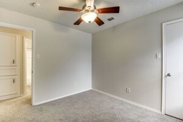 625 Hollyberry Drive, Mansfield, TX 76063