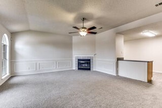 625 Hollyberry Drive, Mansfield, TX 76063