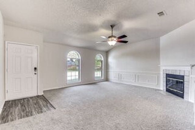 625 Hollyberry Drive, Mansfield, TX 76063