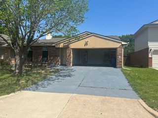 625 Hollyberry Drive, Mansfield, TX 76063