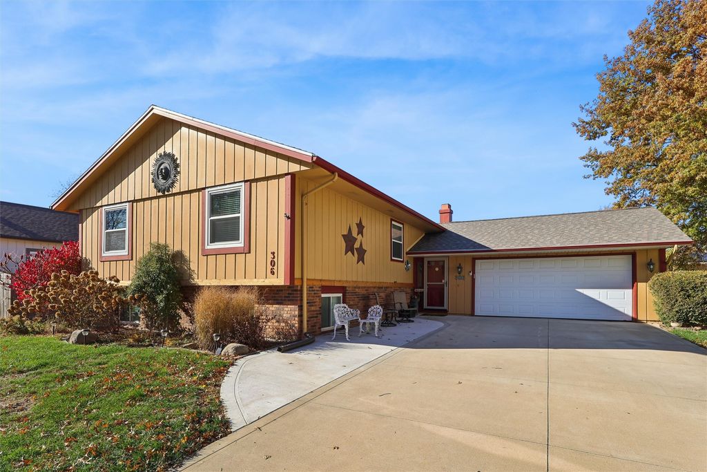 306 NW Bramble Road, Ankeny, IA 50023