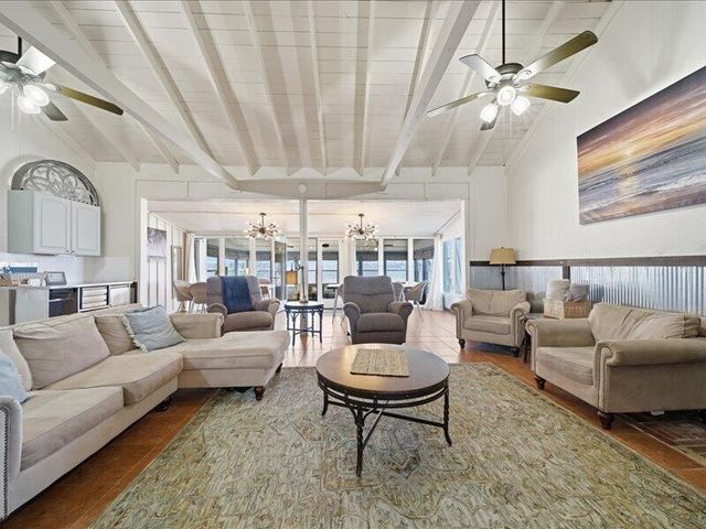 455 Water Edge, Disney, OK 74340